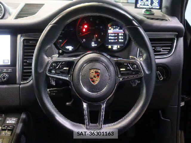 Porsche MACAN 2018-03 1332627-26