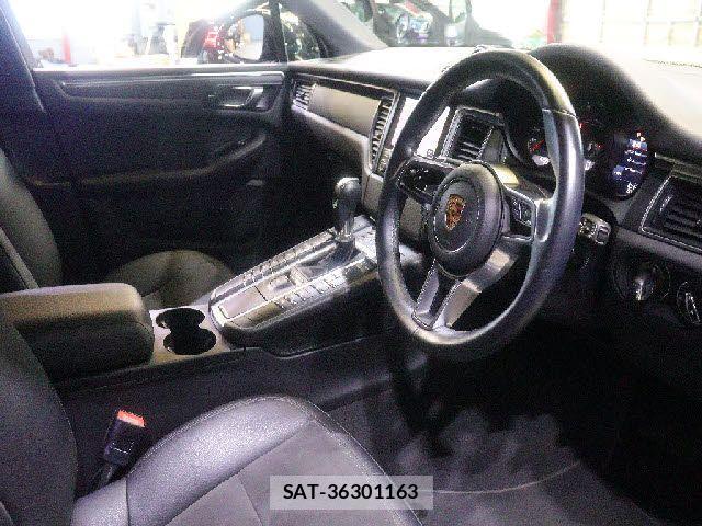 Porsche MACAN 2018-03 1332627-6
