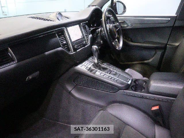 Porsche MACAN 2018-03 1332627-7