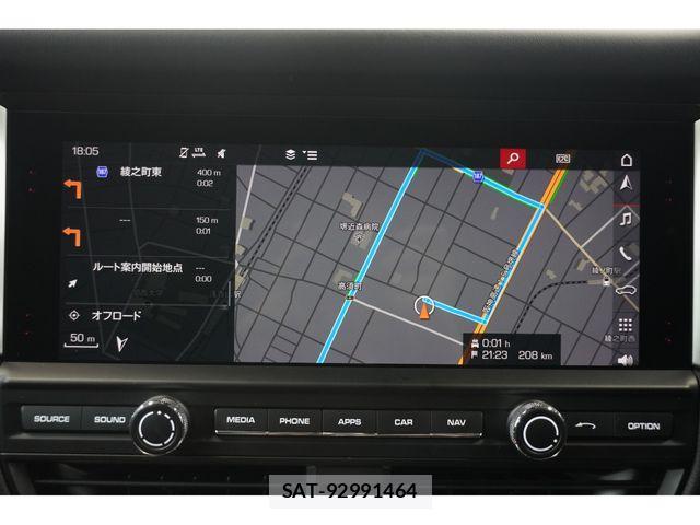 Porsche MACAN 2020-02 1381542-10