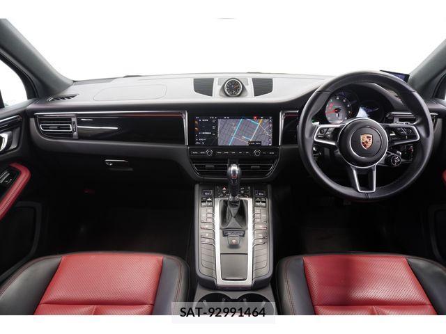 Porsche MACAN 2020-02 1381542-16