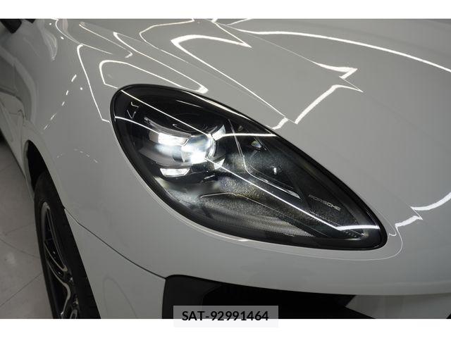 Porsche MACAN 2020-02 1381542-27