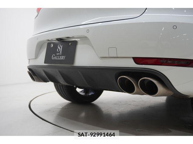 Porsche MACAN 2020-02 1381542-28