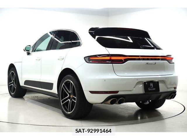 Porsche MACAN 2020-02 1381542-6