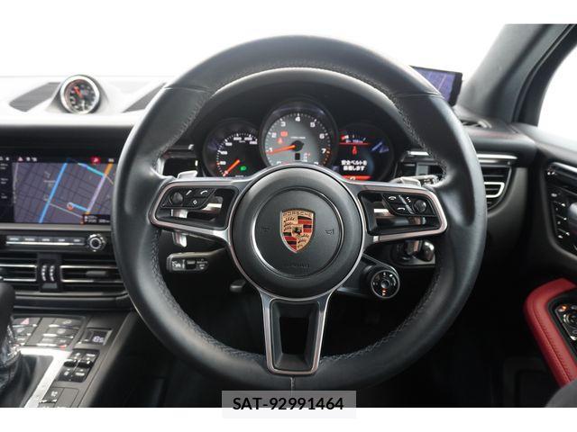 Porsche MACAN 2020-02 1381542-8