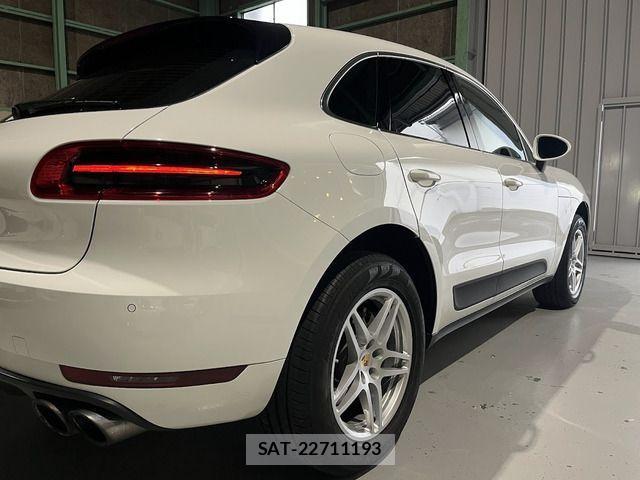 Porsche MACAN 2017-10 1405342-9