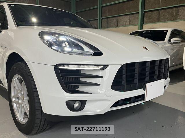 Porsche MACAN 2017-10 1405342-5