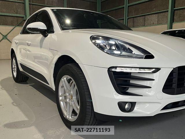 Porsche MACAN 2017-10 1405342-6