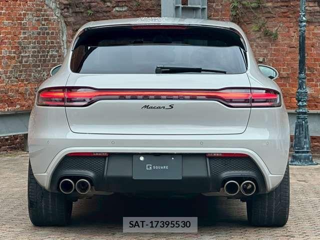 Porsche MACAN 2023-04 1414249-10