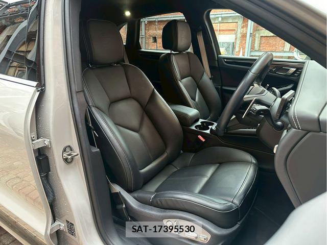 Porsche MACAN 2023-04 1414249-16