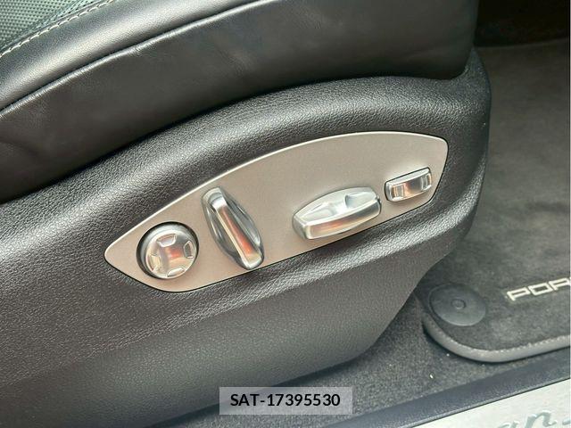 Porsche MACAN 2023-04 1414249-19