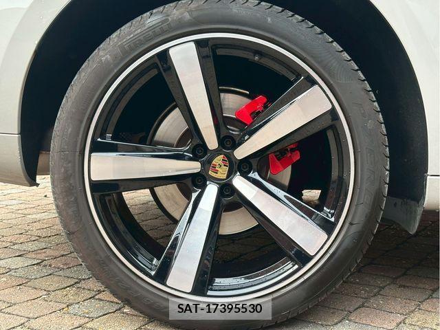 Porsche MACAN 2023-04 1414249-22