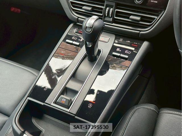 Porsche MACAN 2023-04 1414249-29