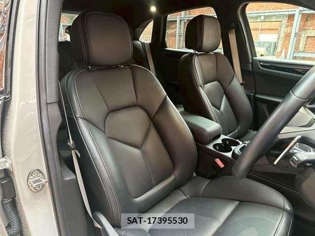 Porsche MACAN 2023-04 1414249-3