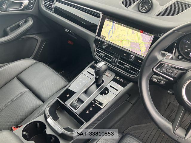 Porsche MACAN 2023-06 1489754-13