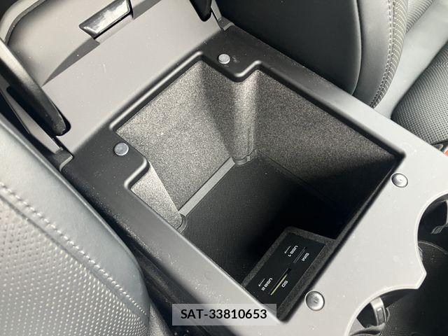 Porsche MACAN 2023-06 1489754-19