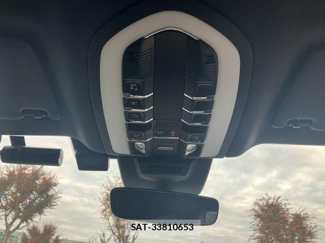 Porsche MACAN 2023-06 1489754-22