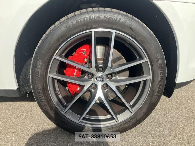 Porsche MACAN 2023-06 1489754-26