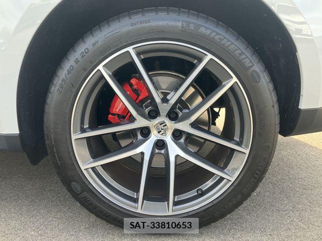 Porsche MACAN 2023-06 1489754-29