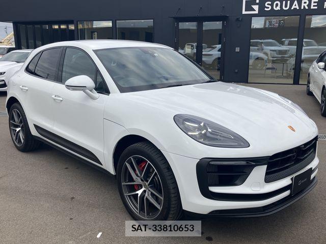 Porsche MACAN 2023-06 1489754-3