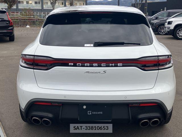 Porsche MACAN 2023-06 1489754-6