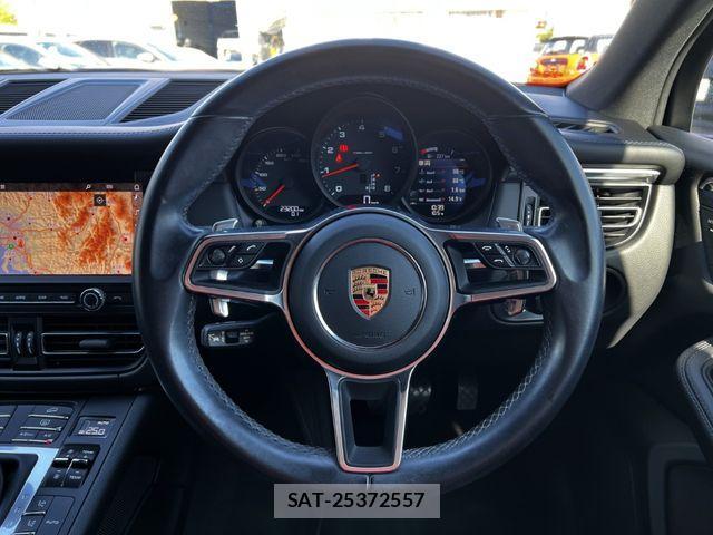Porsche MACAN 2019-09 1554653-14