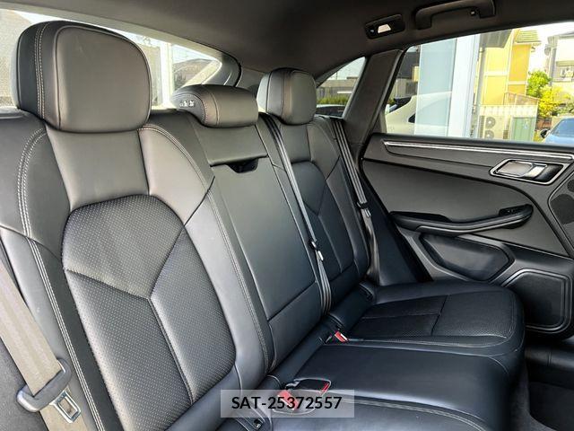 Porsche MACAN 2019-09 1554653-18