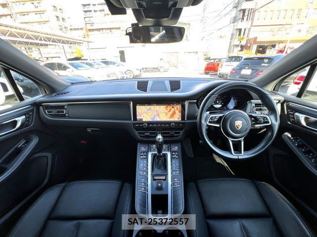 Porsche MACAN 2019-09 1554653-1