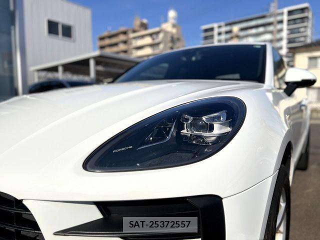 Porsche MACAN 2019-09 1554653-5