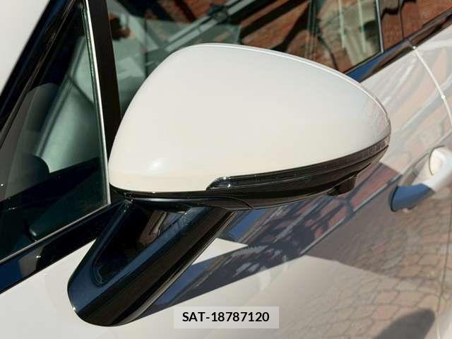 Porsche MACAN 2022-12 1663151-9