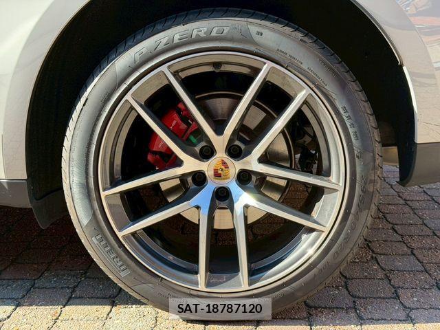 Porsche MACAN 2022-12 1663151-16