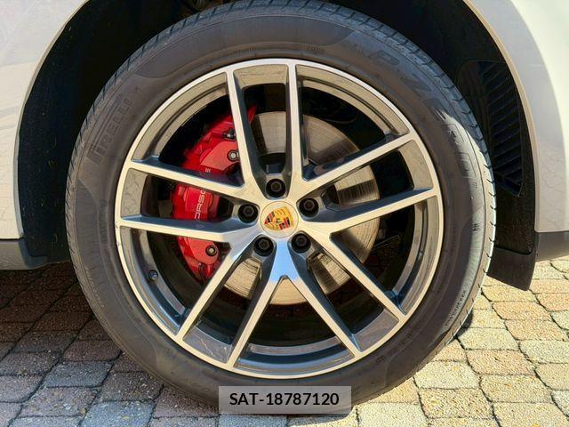 Porsche MACAN 2022-12 1663151-17