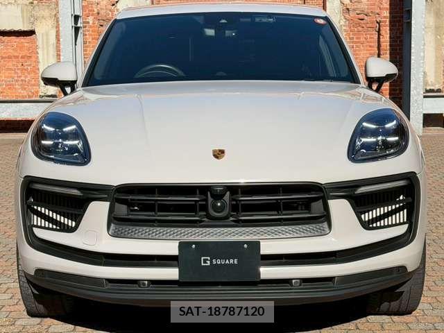 Porsche MACAN 2022-12 1663151-2