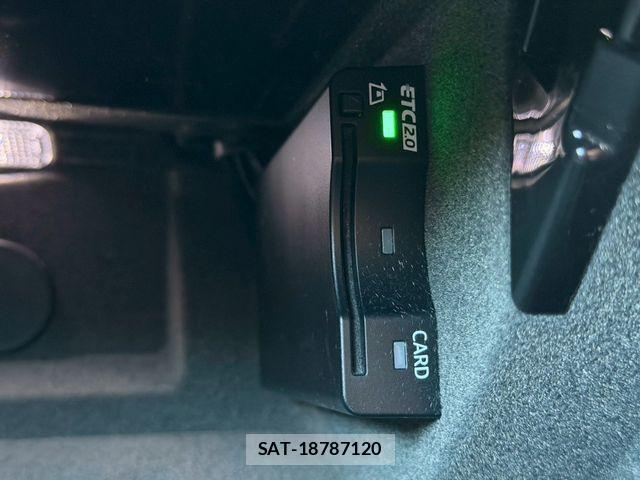 Porsche MACAN 2022-12 1663151-29