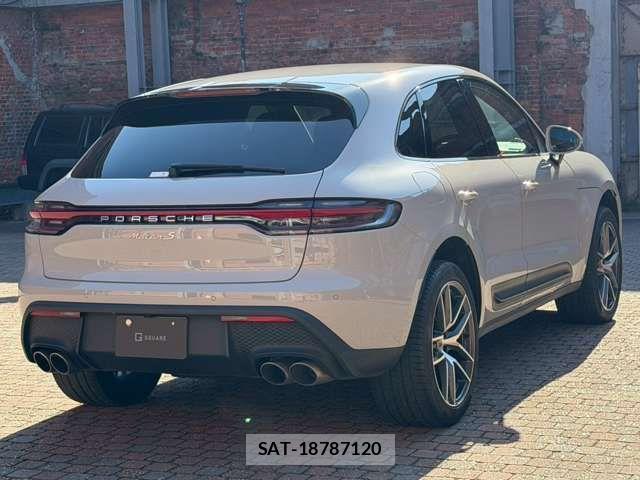 Porsche MACAN 2022-12 1663151-6
