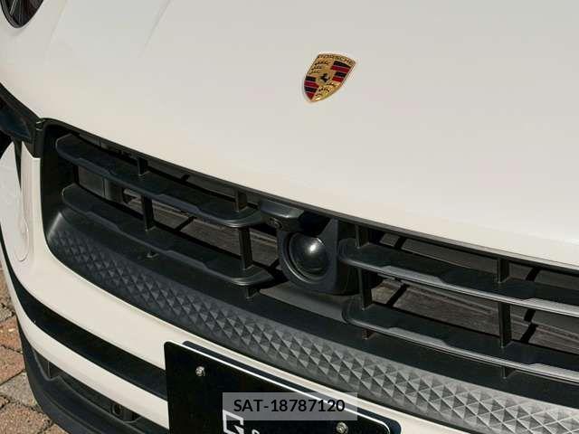 Porsche MACAN 2022-12 1663151-8