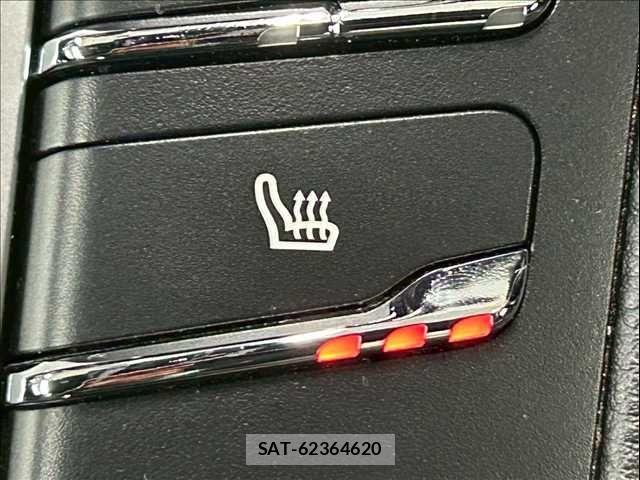 Porsche MACAN 2020-06 1745277-9