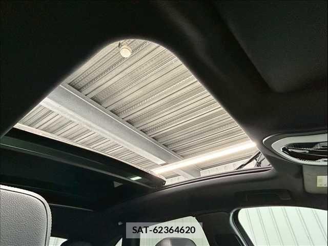 Porsche MACAN 2020-06 1745277-2