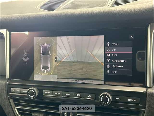 Porsche MACAN 2020-06 1745277-5