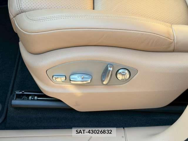Porsche MACAN 2021-12 2003688-11
