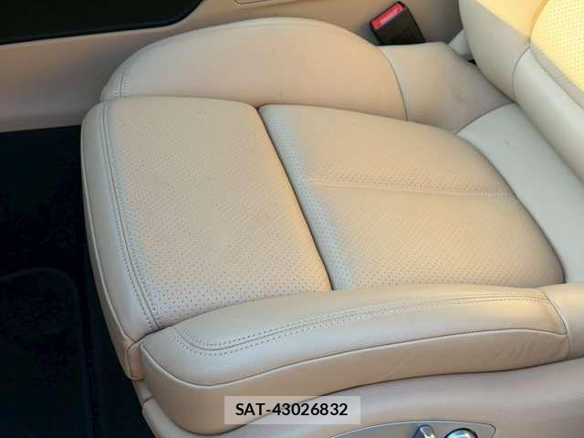Porsche MACAN 2021-12 2003688-12