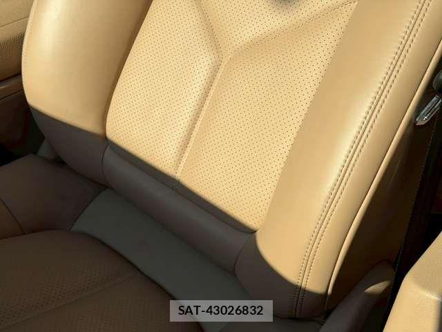 Porsche MACAN 2021-12 2003688-13