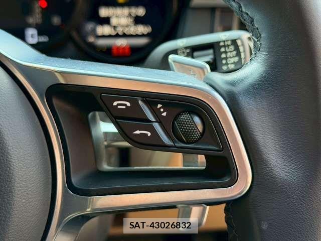 Porsche MACAN 2021-12 2003688-27