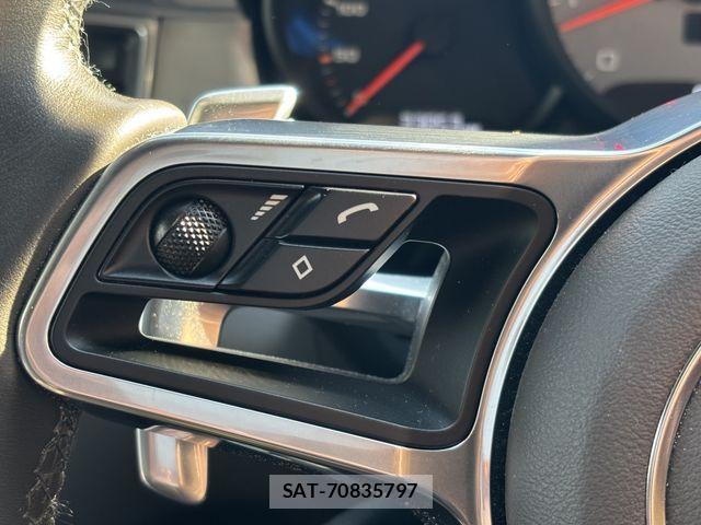 Porsche MACAN 2016-10 2003693-12