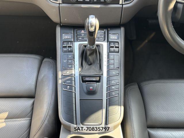 Porsche MACAN 2016-10 2003693-18