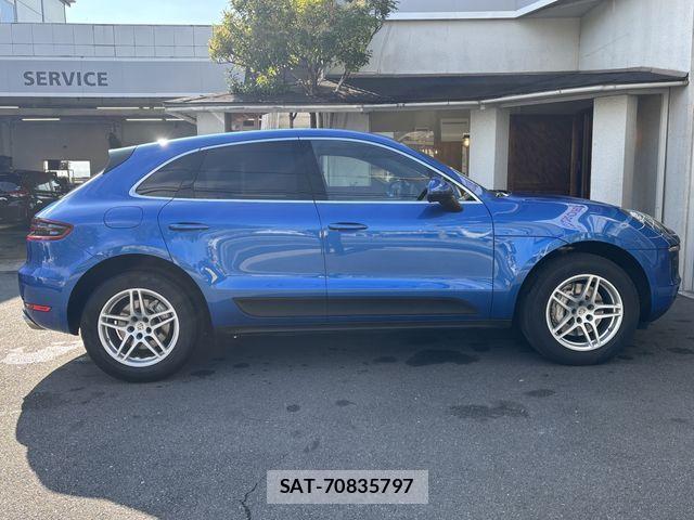 Porsche MACAN 2016-10 2003693-4