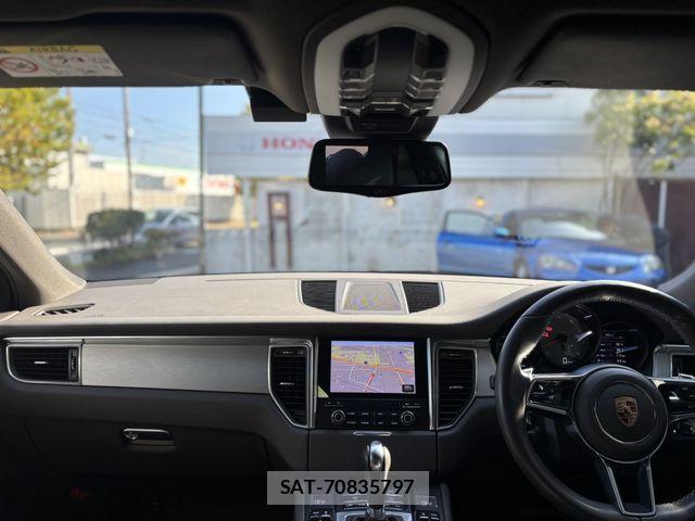 Porsche MACAN 2016-10 2003693-8
