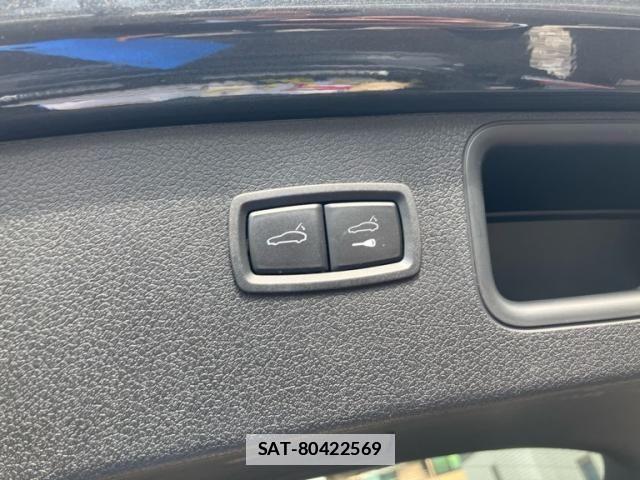 Porsche MACAN 2023-01 2352593-13
