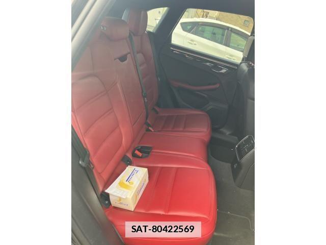 Porsche MACAN 2023-01 2352593-14
