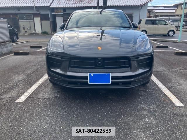 Porsche MACAN 2023-01 2352593-1